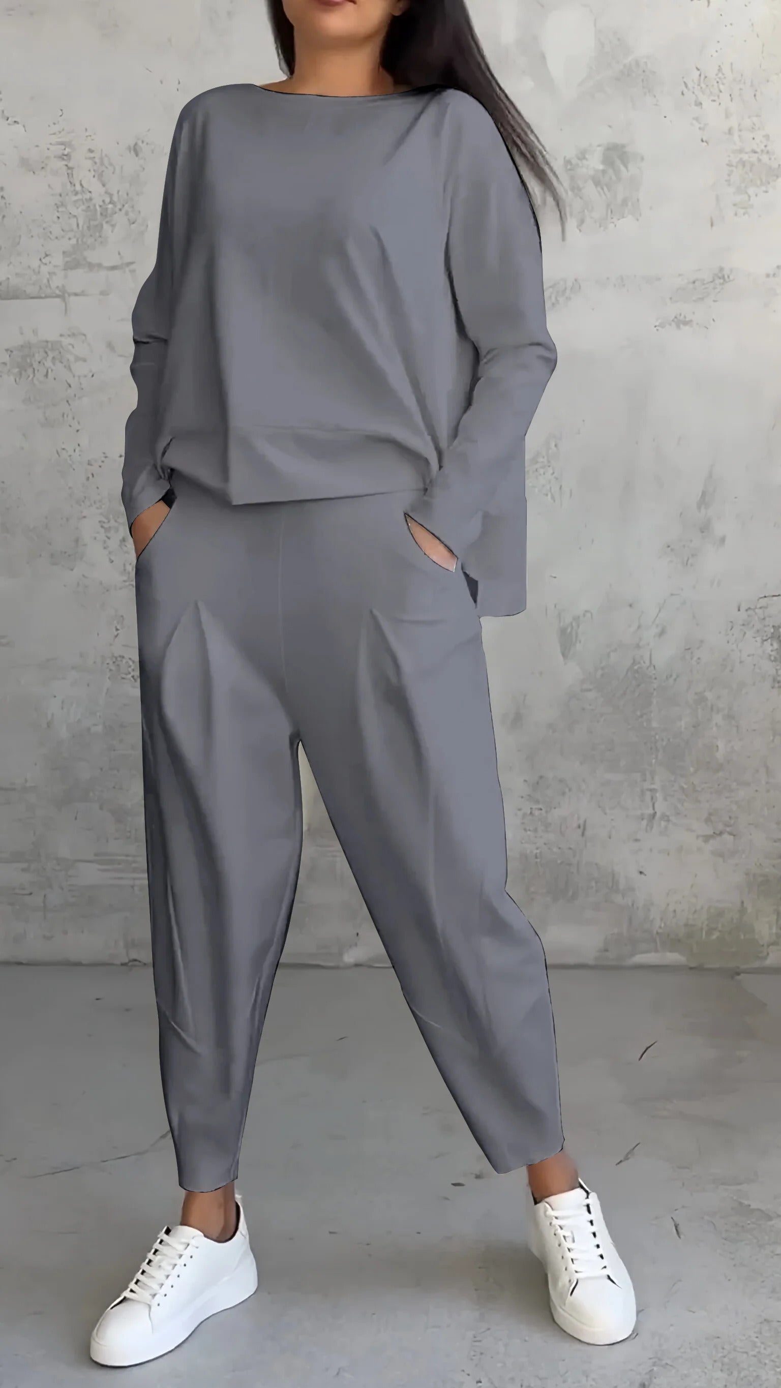 Zinnia Women's Round Neck Two-Piece Set in Stretch Spandex for Effortless Everyday Elegance