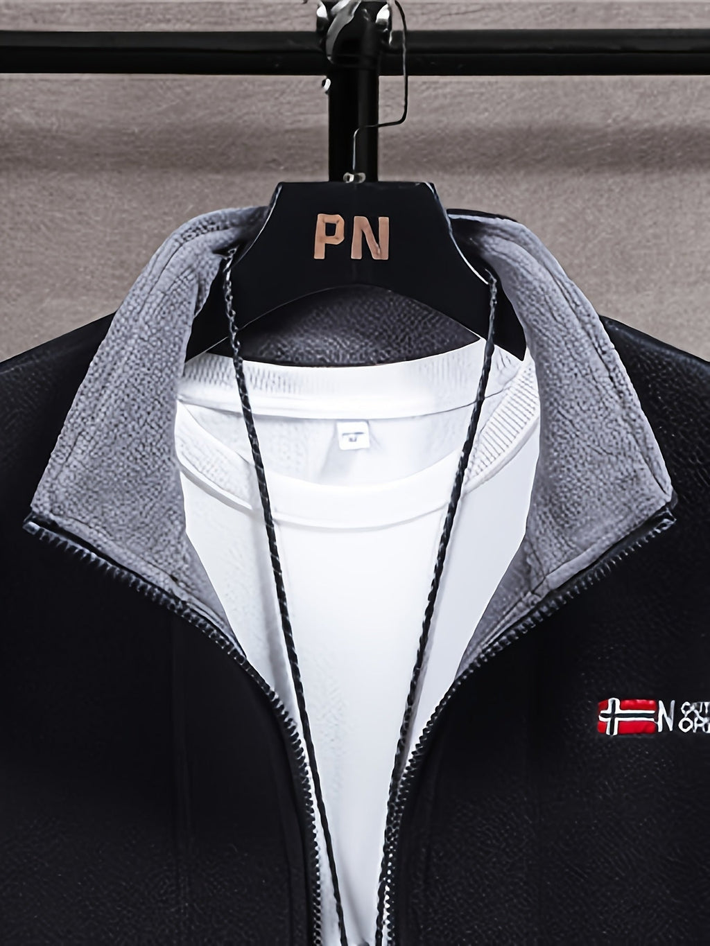 Felix Men's Outdoor Fleece Jacket – Gentle, Lightweight Warmth with a Protective Collar
