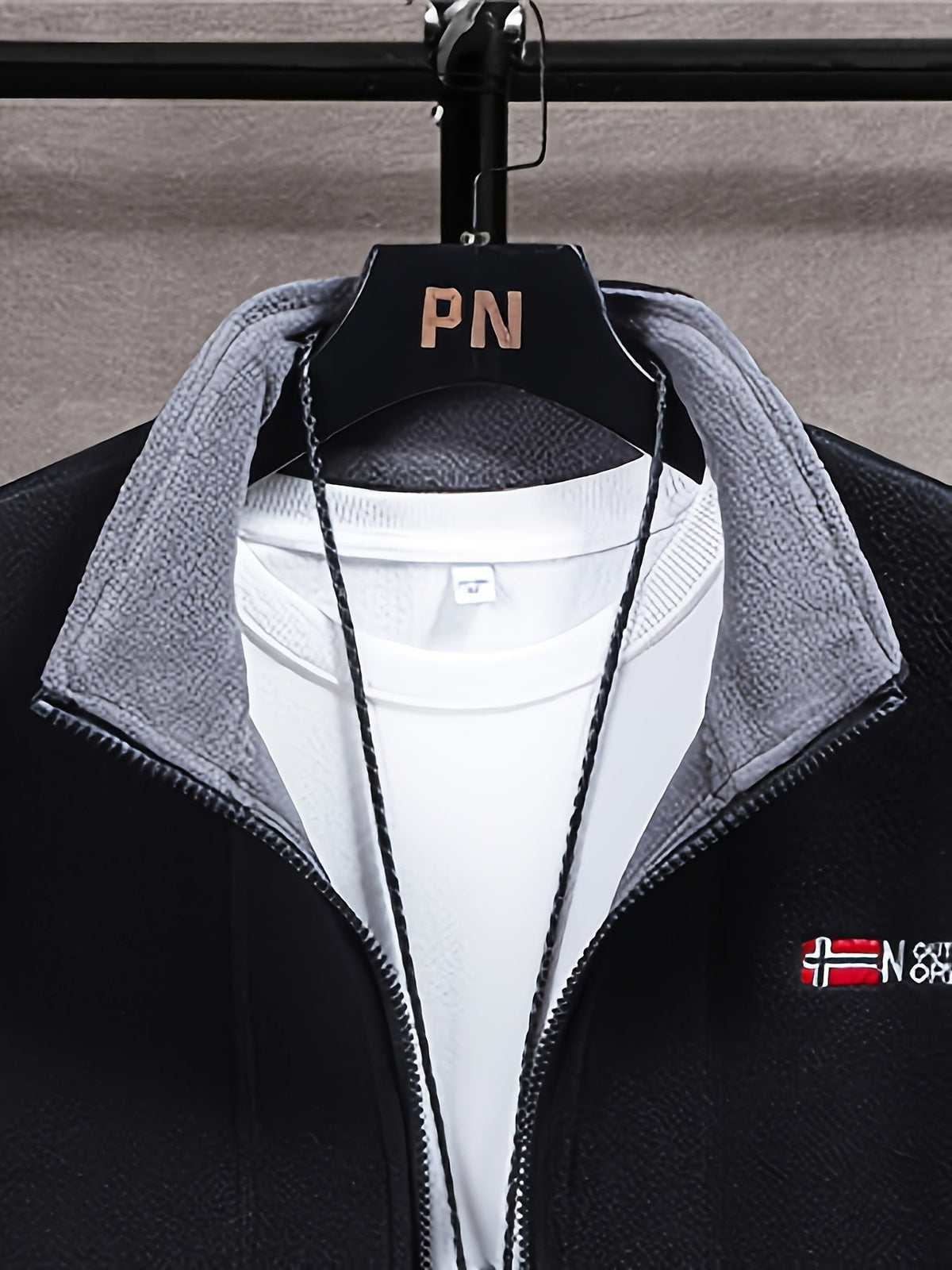 Felix Men's Outdoor Fleece Jacket – Gentle, Lightweight Warmth with a Protective Collar