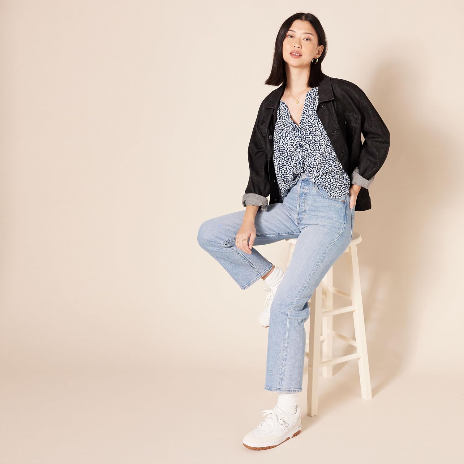 Aislynn Printed Short Sleeve Button Front V-Neck Viscose Blouse for Everyday Style