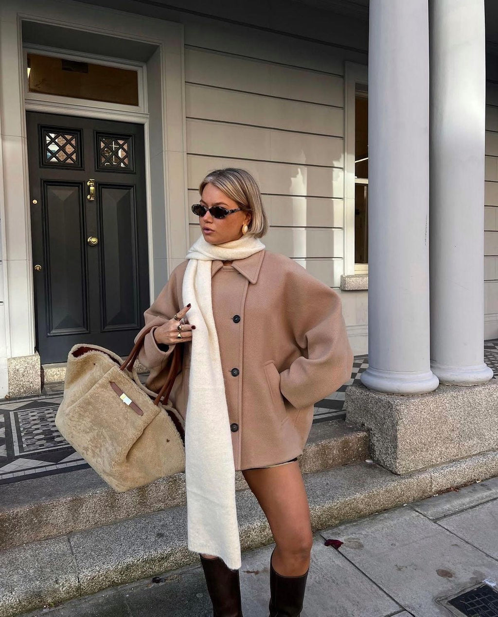 Isabella Women's Coat – Refined, Cozy Oversized Wool Coat for Winter