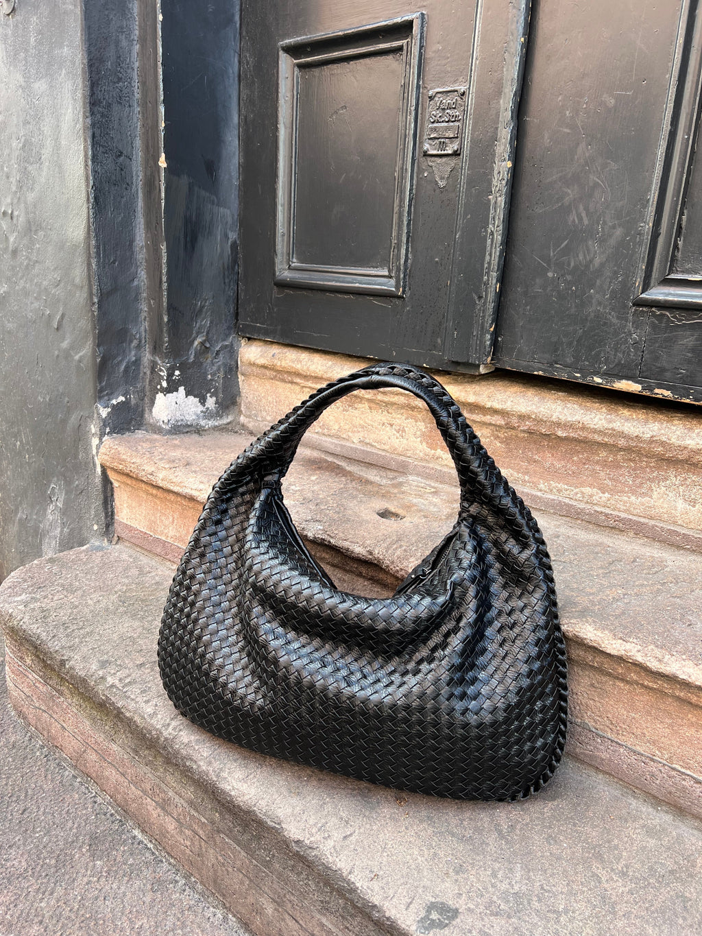 Bianca Braided Handbag for Women – Chic Vegan-Leather Design with Spacious Interior and Zip Fastening
