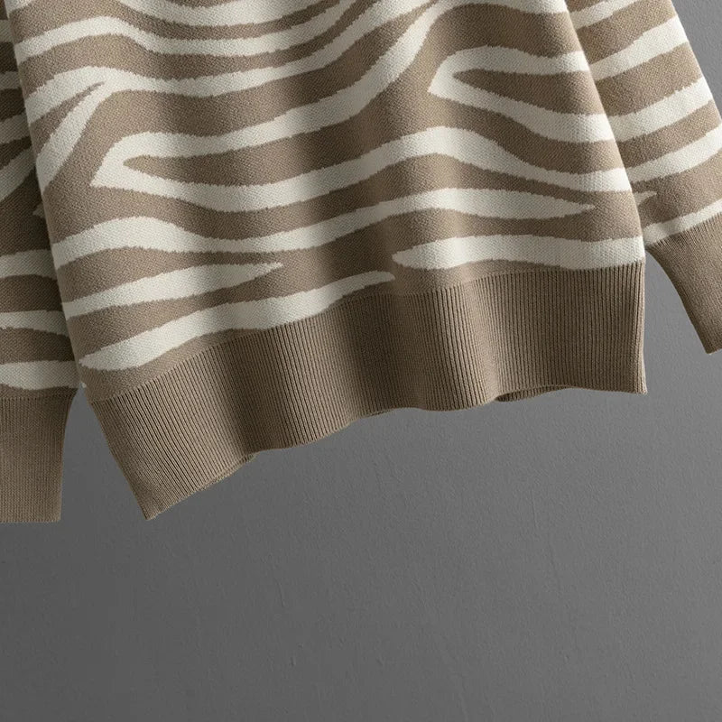 Richard Women's Cashmere Set – Chic Zebra-Print Design, Plush & Cozy