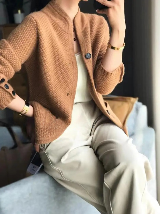 Fiona Women's Cardigan – Plush Cashmere Button-Front Sweater with a Timeless Sophisticated Cut