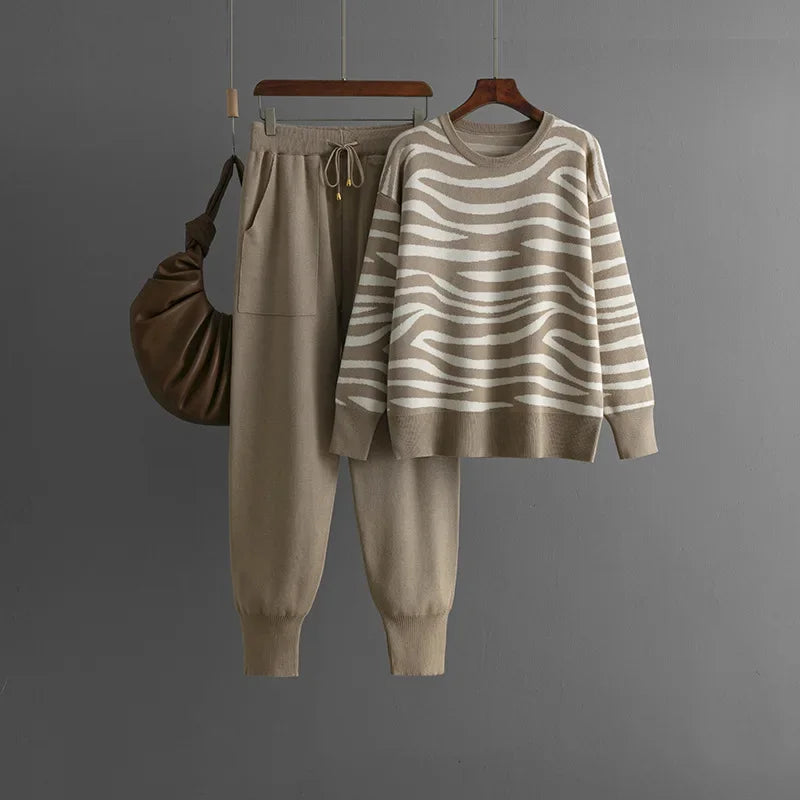 Richard Women's Cashmere Set – Chic Zebra-Print Design, Plush & Cozy