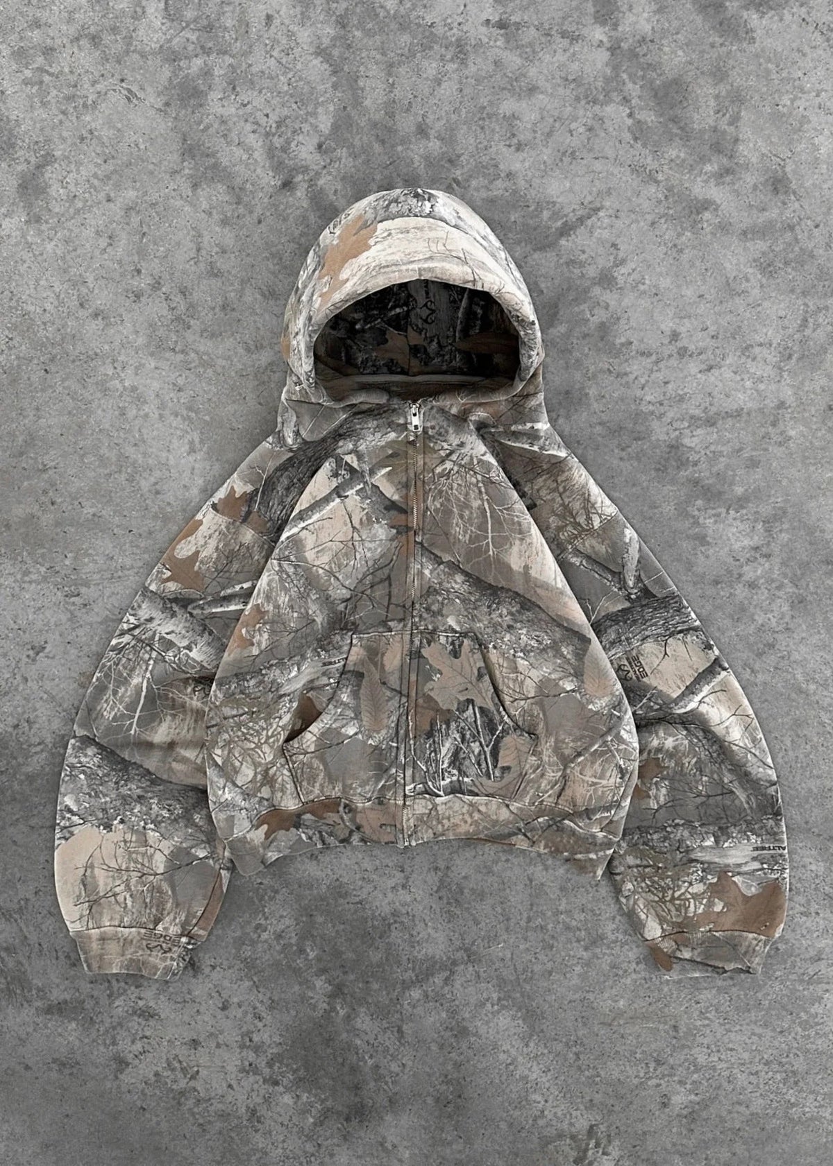 Zoe Men's Hoodie – Modern Camo Sweatshirt, Cozy & Versatile
