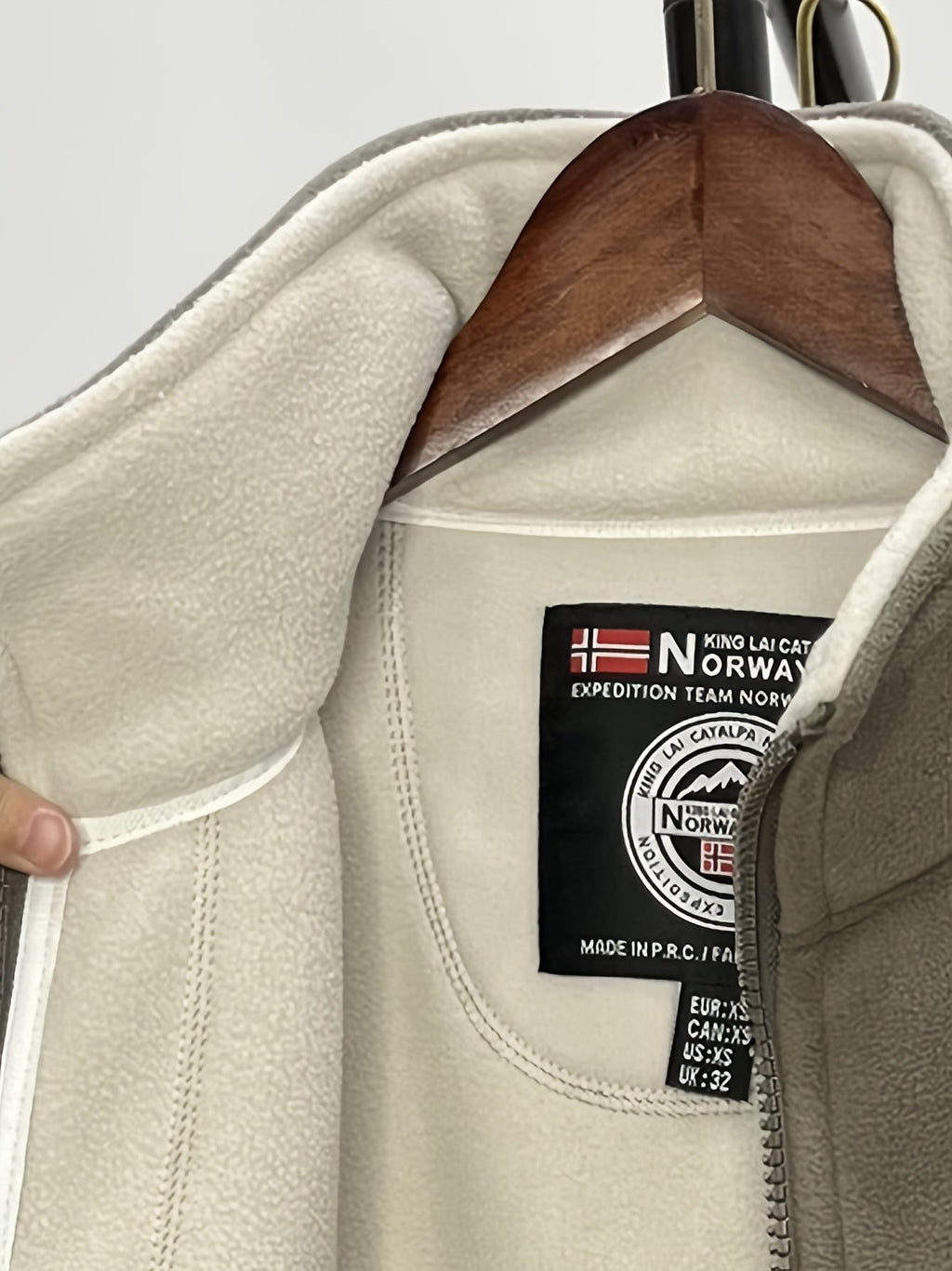 Felix Men's Outdoor Fleece Jacket – Gentle, Lightweight Warmth with a Protective Collar
