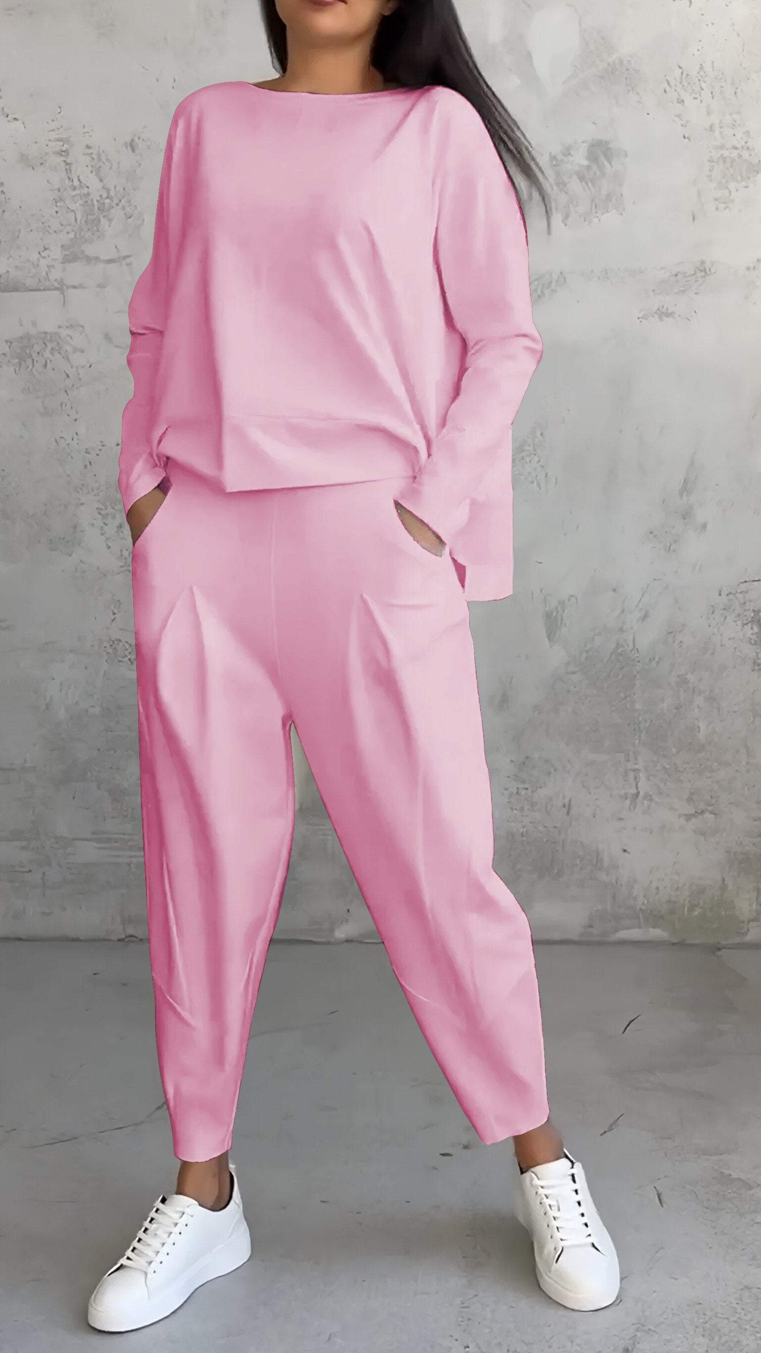 Zinnia Women's Round Neck Two-Piece Set in Stretch Spandex for Effortless Everyday Elegance