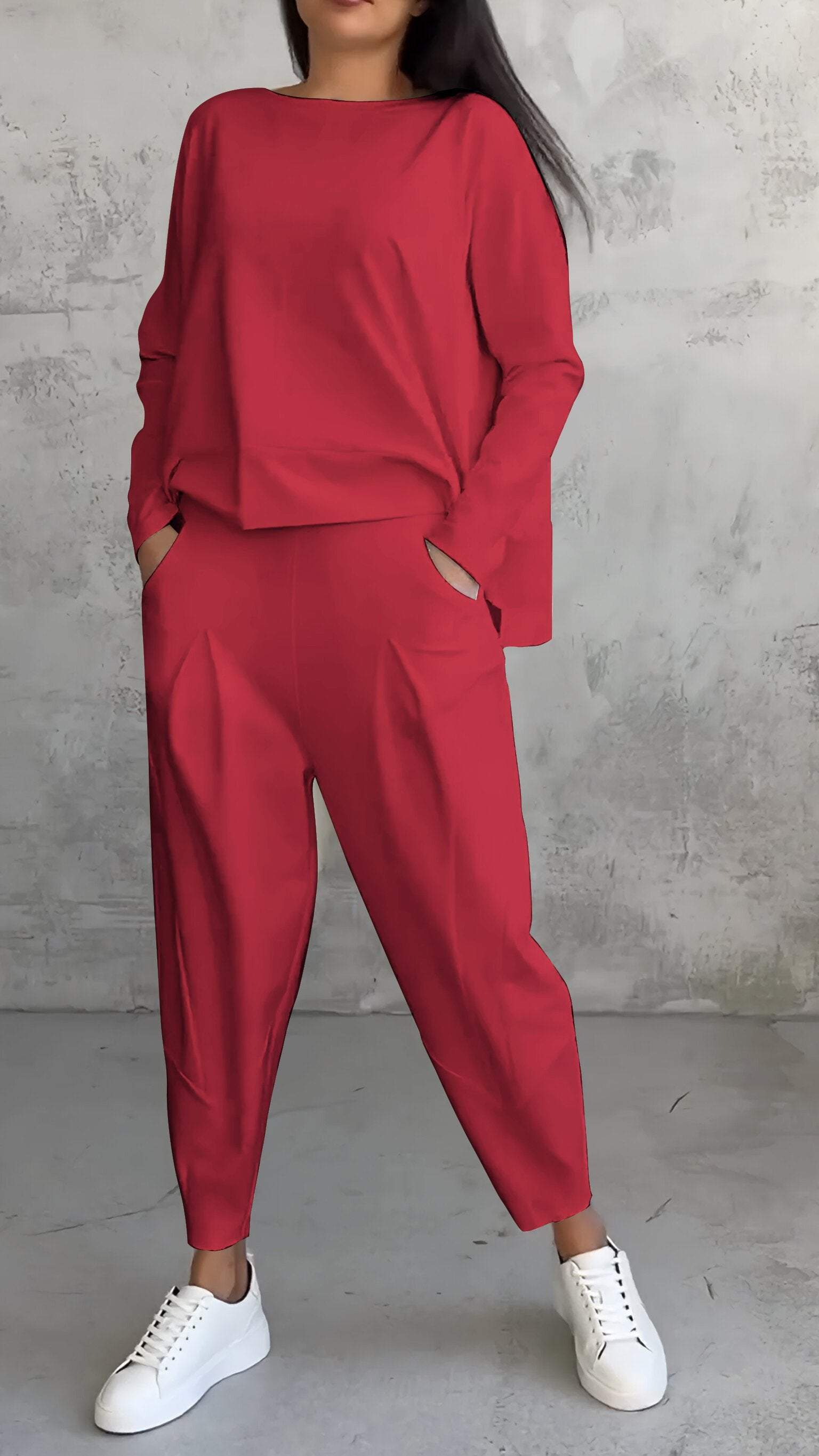 Zinnia Women's Round Neck Two-Piece Set in Stretch Spandex for Effortless Everyday Elegance