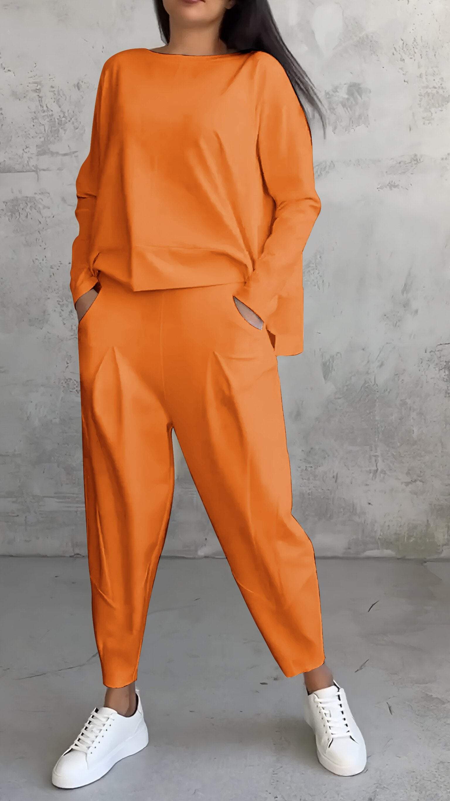 Zinnia Women's Round Neck Two-Piece Set in Stretch Spandex for Effortless Everyday Elegance