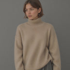 Hannah Women's Oversized Cashmere Turtleneck Sweater – Gentle, Insulating & Sophisticated