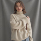 Hannah Women's Oversized Cashmere Turtleneck Sweater – Gentle, Insulating & Sophisticated