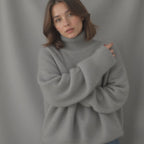 Hannah Women's Oversized Cashmere Turtleneck Sweater – Gentle, Insulating & Sophisticated