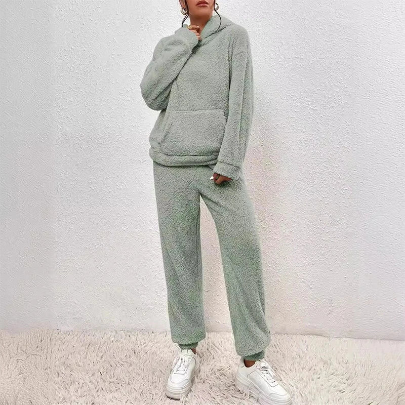 Thomas Women's Set – Gentle Fleece Pajamas with Hood & Relaxed Pants for Winter