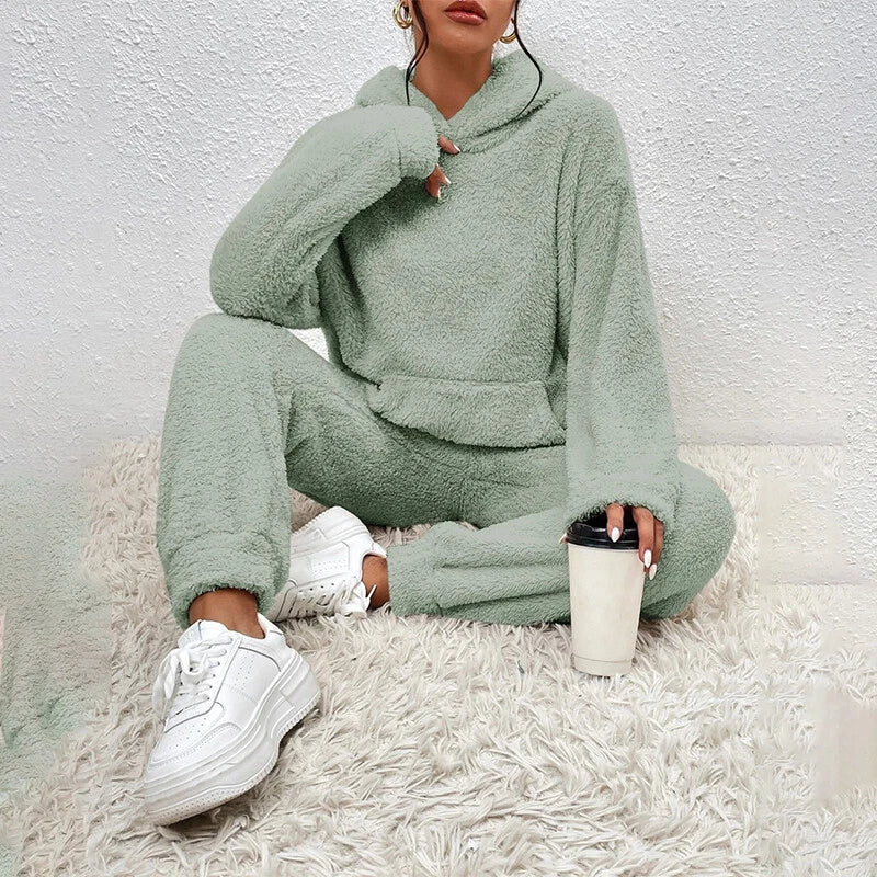 Coralie Women's Fleece Lounge Set – Soft Hooded Pajama Set with Relaxed Pants & Cozy Winter Comfort