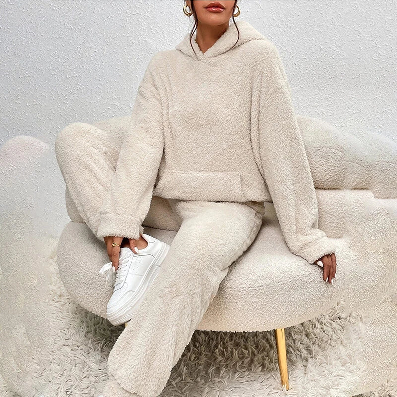 Coralie Women's Fleece Lounge Set – Soft Hooded Pajama Set with Relaxed Pants & Cozy Winter Comfort